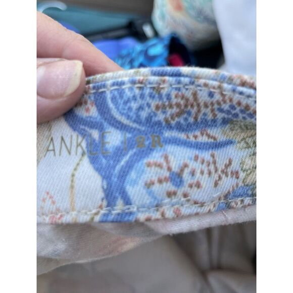 Chicos Floral Print Girlfriend Pants - Size 2/L - 12 - Multicolored - Picture 11 of 11